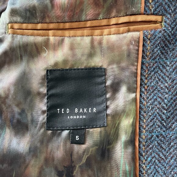 Jacket - Picture 8 of 9